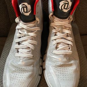 D Rose Basketball Shoes Size 13, only worn 3-4 times.